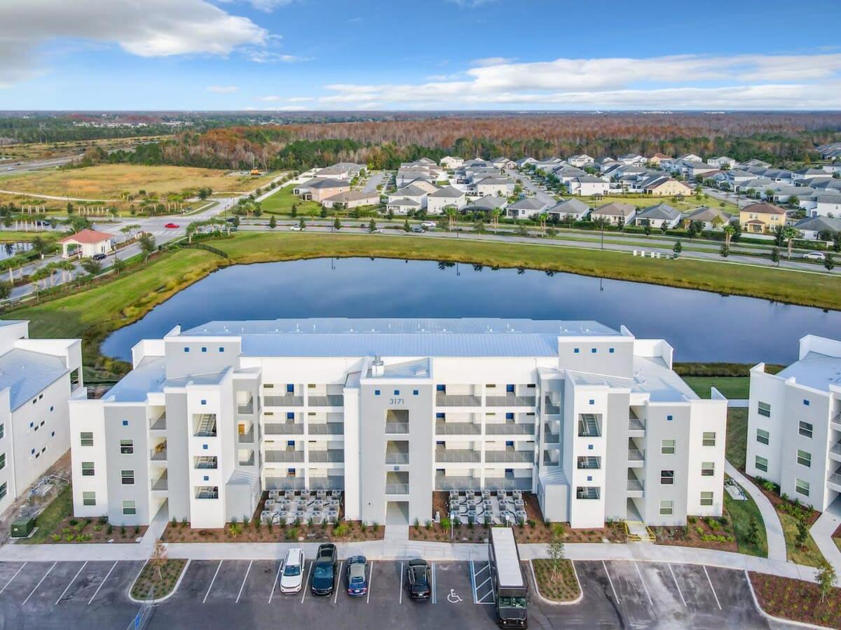 Gorgeous 2Br Lakeview Condo With Waterpark キシミー エクステリア 写真