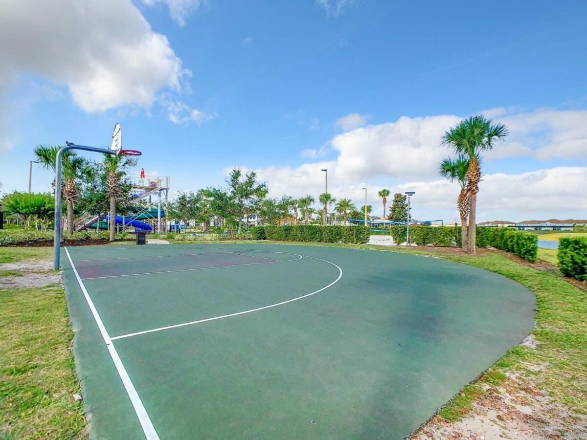 Gorgeous 2Br Lakeview Condo With Waterpark キシミー エクステリア 写真