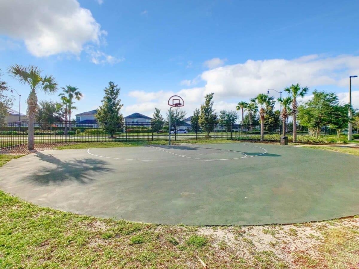 Gorgeous 2Br Lakeview Condo With Waterpark キシミー エクステリア 写真