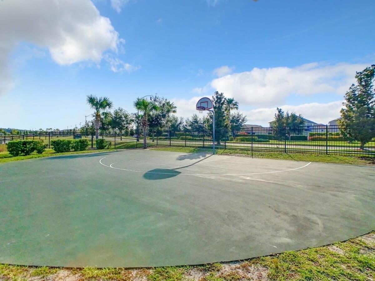 Gorgeous 2Br Lakeview Condo With Waterpark キシミー エクステリア 写真
