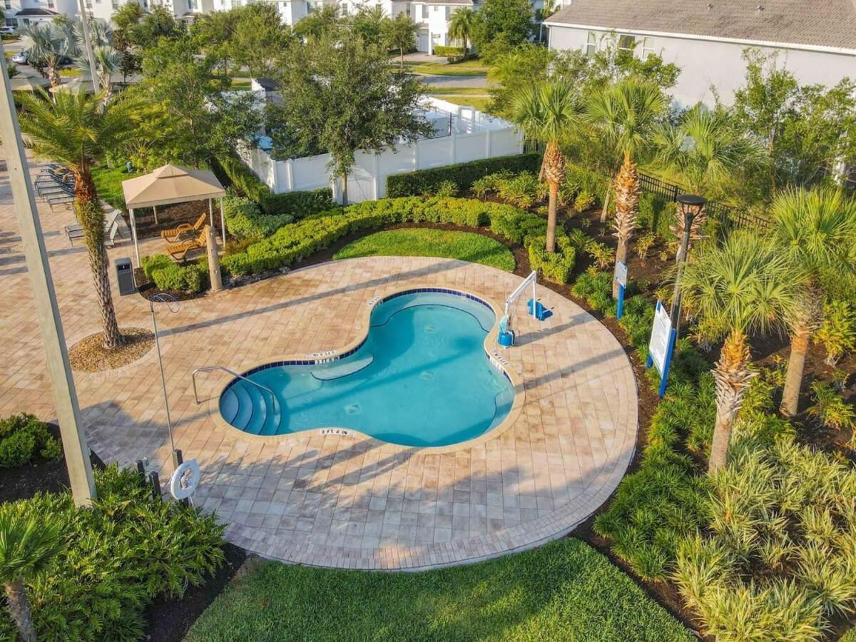 Gorgeous 2Br Lakeview Condo With Waterpark キシミー エクステリア 写真
