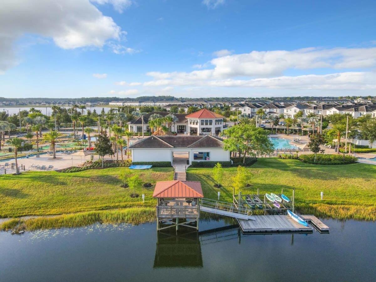 Gorgeous 2Br Lakeview Condo With Waterpark キシミー エクステリア 写真