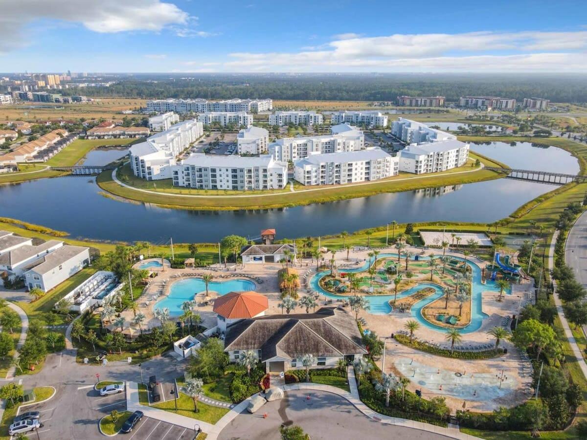 Gorgeous 2Br Lakeview Condo With Waterpark キシミー エクステリア 写真