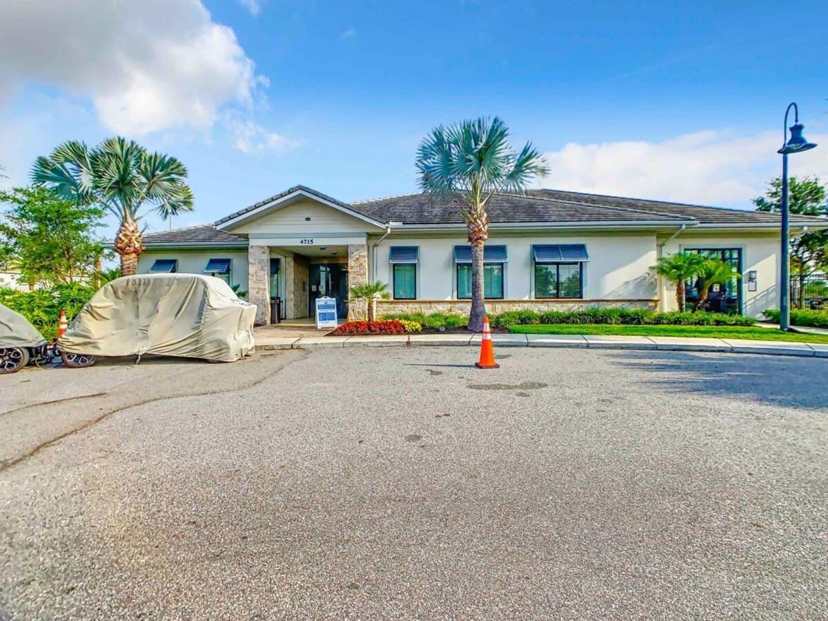 Gorgeous 2Br Lakeview Condo With Waterpark キシミー エクステリア 写真