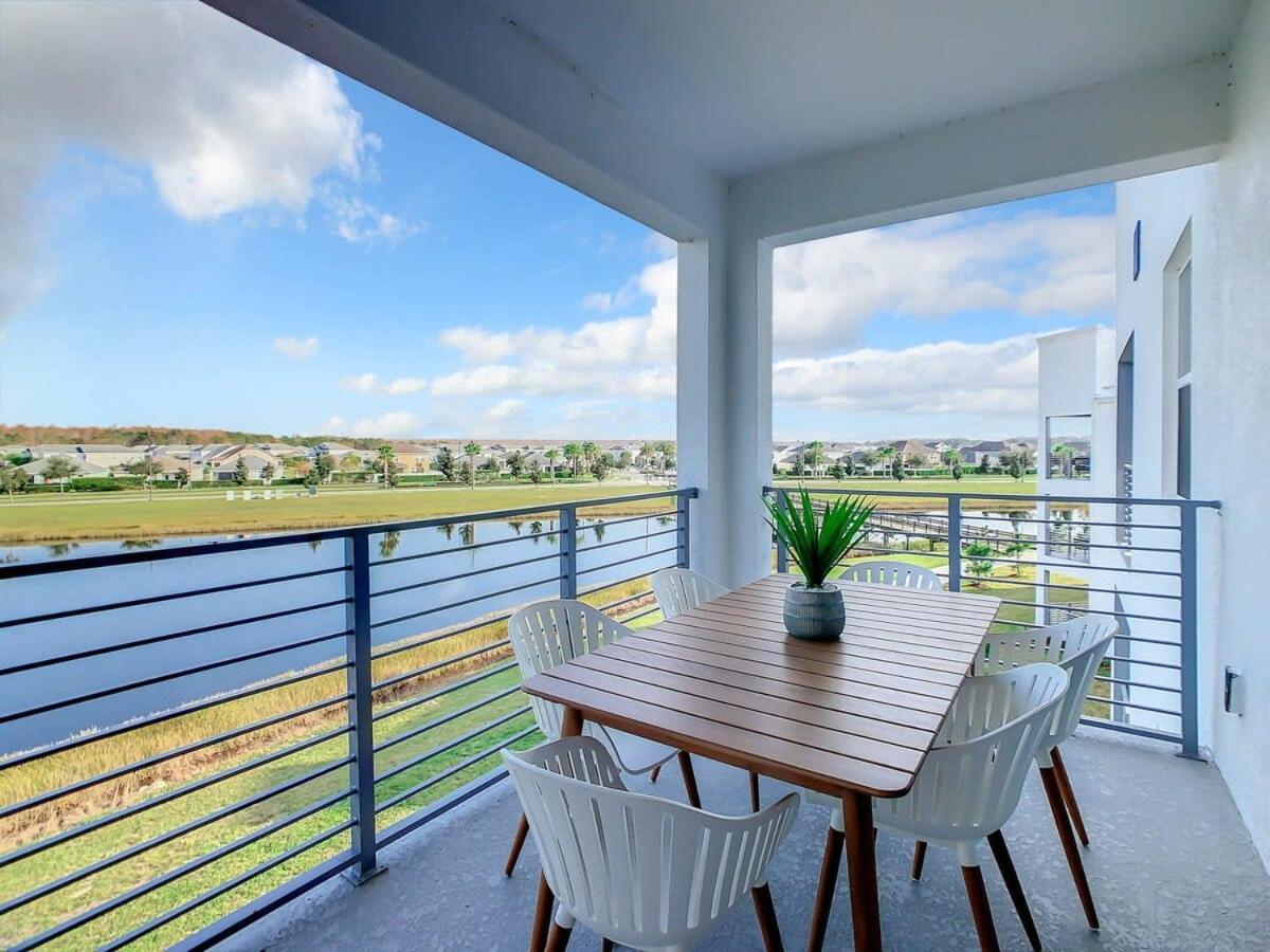Gorgeous 2Br Lakeview Condo With Waterpark キシミー エクステリア 写真