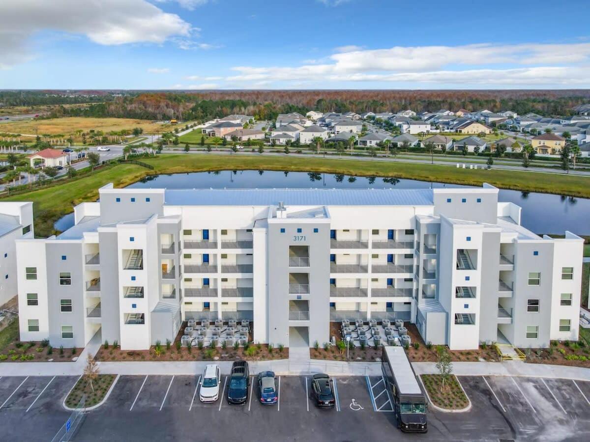 Gorgeous 2Br Lakeview Condo With Waterpark キシミー エクステリア 写真