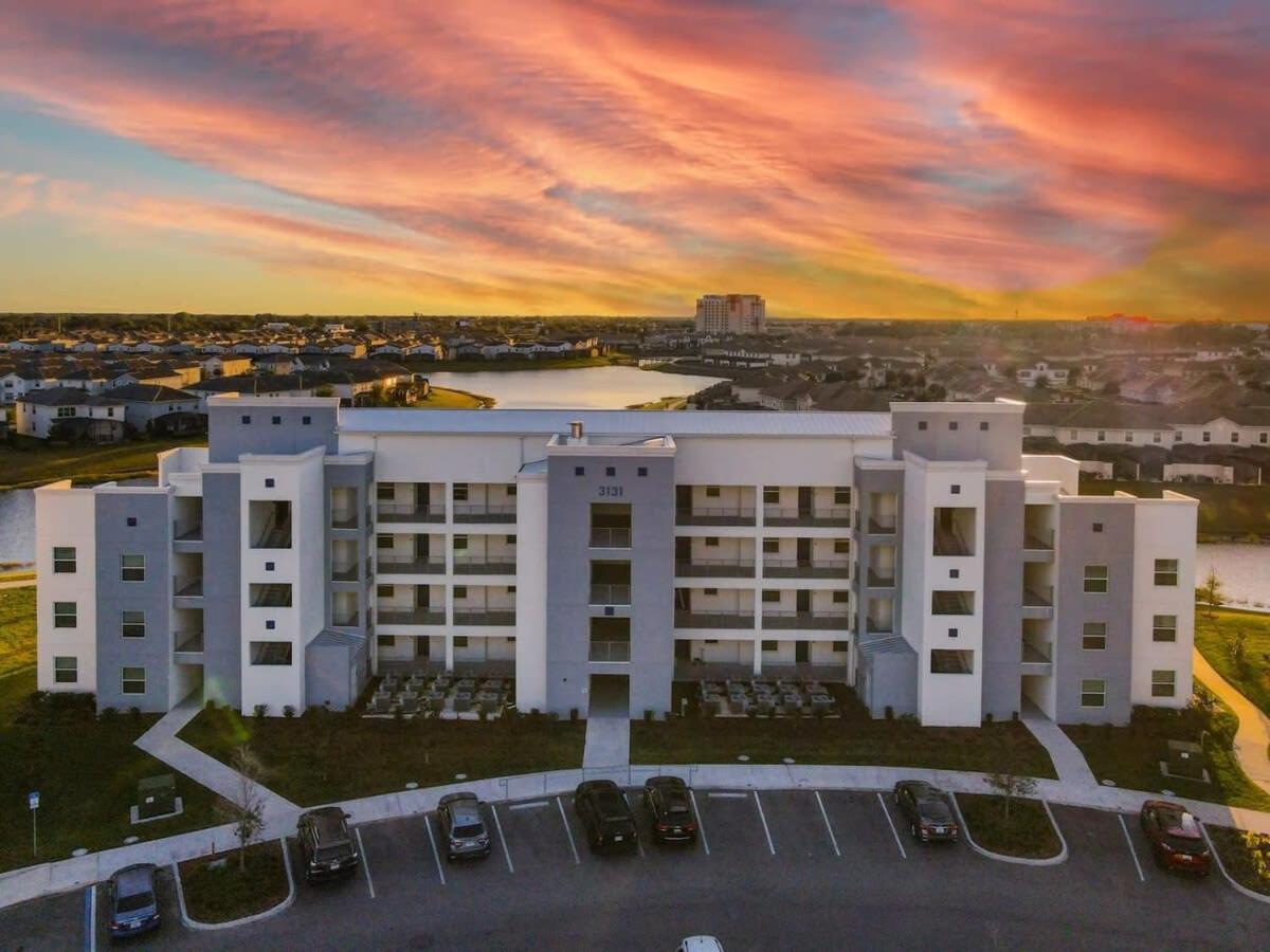 Gorgeous 2Br Lakeview Condo With Waterpark キシミー エクステリア 写真