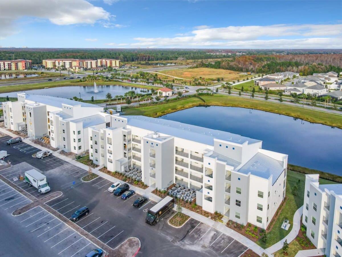 Gorgeous 2Br Lakeview Condo With Waterpark キシミー エクステリア 写真