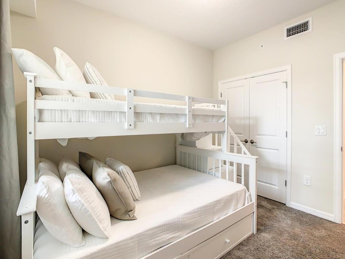 Gorgeous 2Br Lakeview Condo With Waterpark キシミー エクステリア 写真