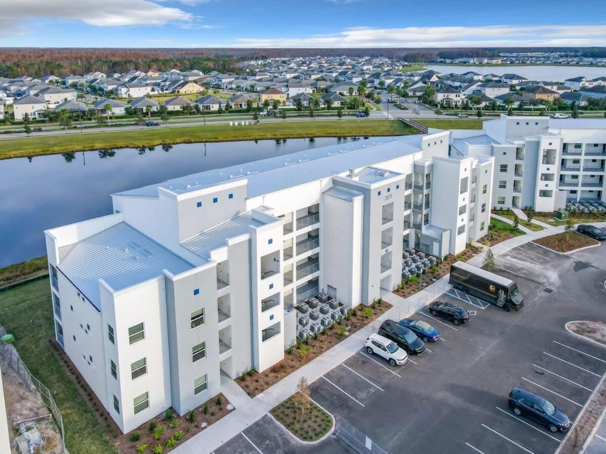 Gorgeous 2Br Lakeview Condo With Waterpark キシミー エクステリア 写真